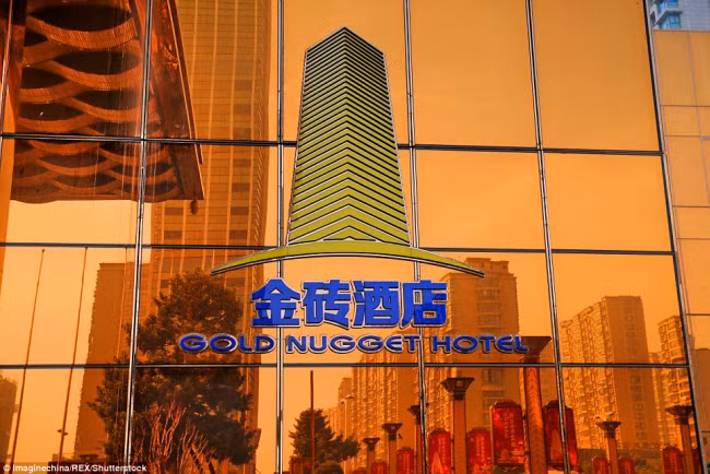 Khách sạn Gold Nugget được xây dựng vào năm 2013 với chi phí lên tới 236 triệu USD.