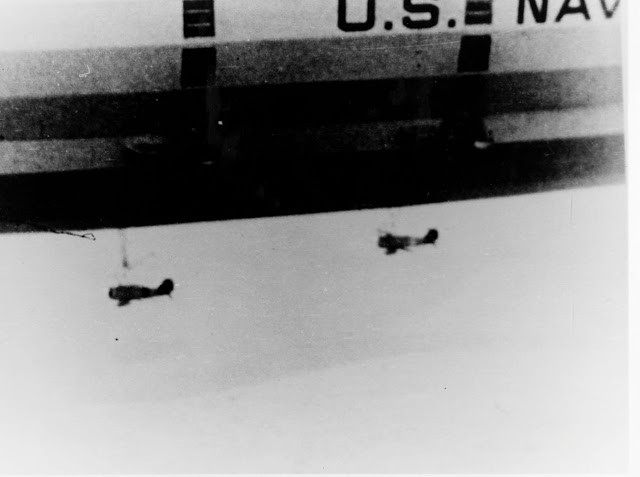 Tháng 2/1935, tàu bay USS Macon gặp bão ngoài khơi Point Sur, Califonia và rơi thẳng xuống biển. Sự kiện tàu USS Macon chìm ngoài biển chấm dứt việc hải quân Mỹ sử dụng tàu bay trên không để thực hiện hoạt động do thám tầm xa.