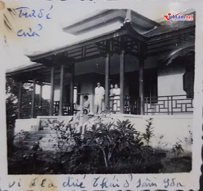 Ông thường xuyên đưa vợ con cùng các gia đình trong dòng tộc đi nghỉ mát ở nhiều địa điểm du lịch nổi tiếng như Sầm Sơn - Thanh Hóa, Huế, Quảng Ninh...