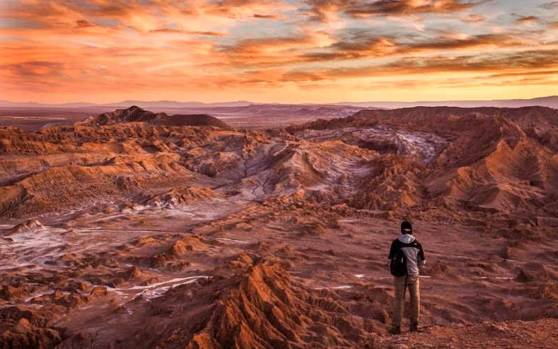 Vào cuối những năm 1800, Chile và Bolivia đang tranh chấp gay gắt để có được chủ quyền sa mạc Atacama. Sau cùng, sa mạc này thuộc sự kiểm soát của Chile.