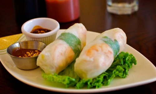 Gỏi cuốn của Việt Nam xếp thứ 30 trong danh sách top 50 món ăn ngon nhất thế giới. Món ăn này được làm từ các nguyên liệu gồm: thịt heo, tôm, các loại rau tươi, bún gạo và nhiều thành phần khác. Tất cả được cuốn trong bánh tráng.