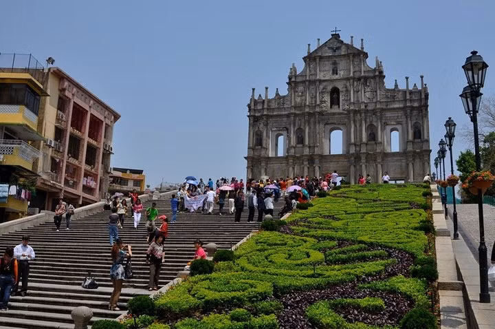 Đây là một trong những nhà thờ Công giáo lớn nhất châu Á vào thời đó.