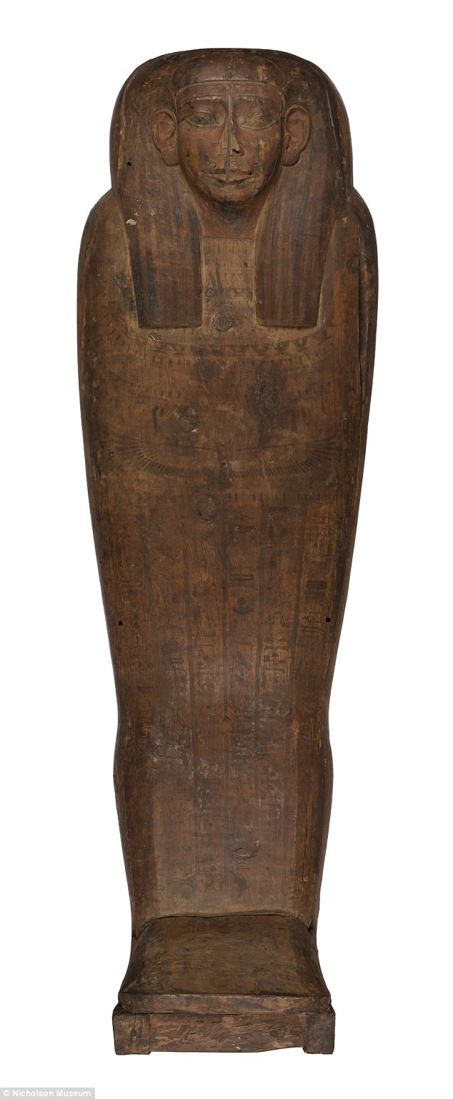 Các chuyên gia hy vọng sẽ sớm tìm ra danh tính của xác ướp này. Việc xác định danh tính của người này gặp không ít khó khăn vì những kẻ đào mộ đã lục lọi ngôi mộ chứa xác ướp này. Vì vậy, hiện chỉ có khoảng 10% thi thể trong quan tài.