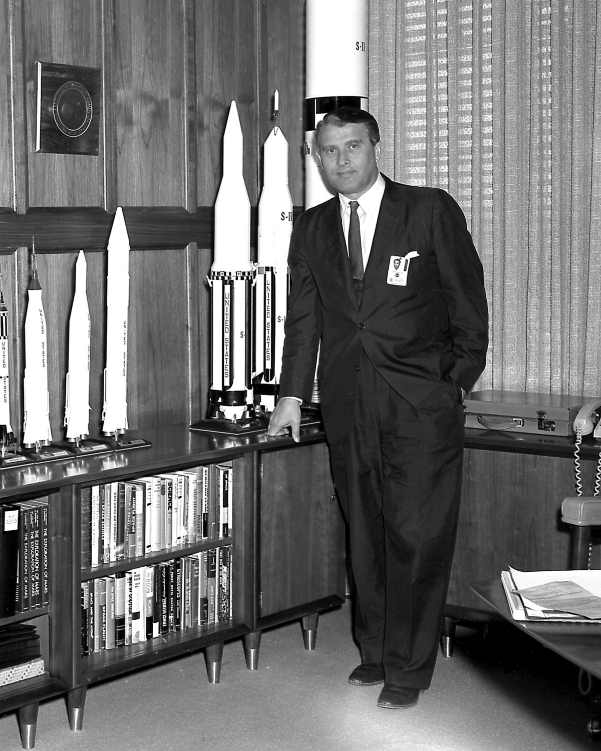  Nhà khoa học Wernher von Braun sinh ở Wirsitz, Posen, Đức. Một chi tiết thú vị là khi còn nhỏ, ông không hề xuất sắc ở bộ môn vật lý và toán học.