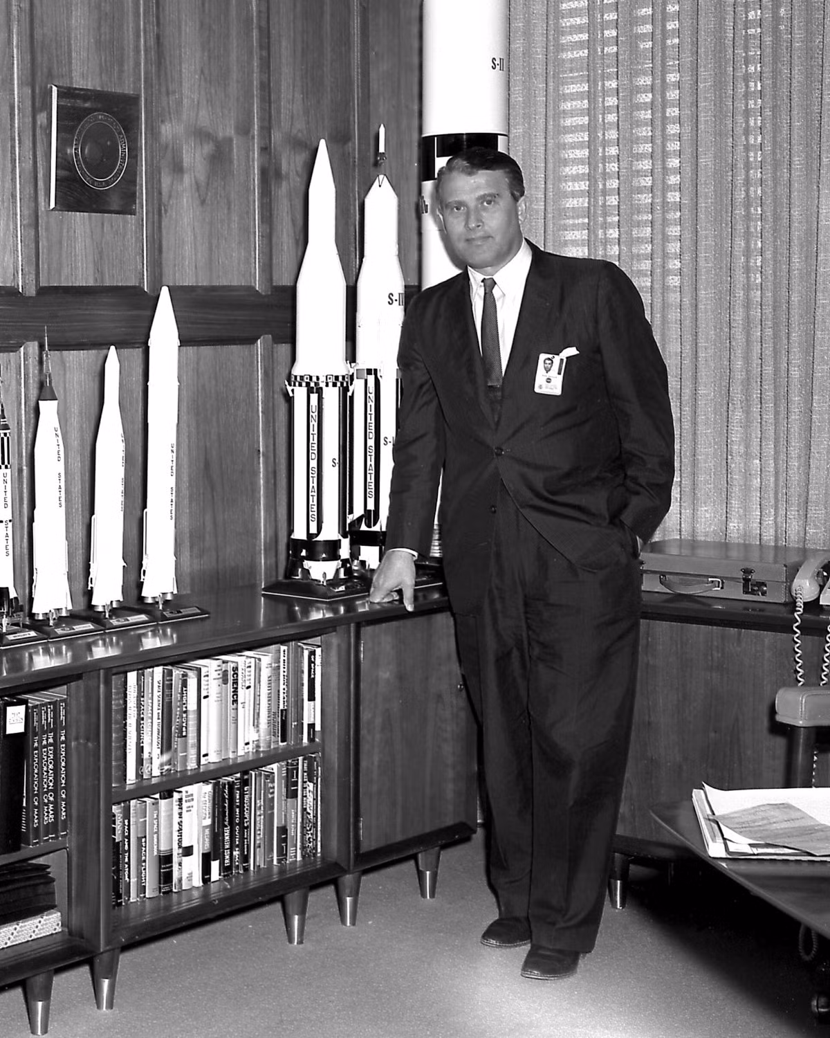 Nhà khoa học Wernher von Braun sinh ở Wirsitz, Posen, Đức. Một chi tiết thú vị là khi còn nhỏ, ông không hề xuất sắc ở bộ môn vật lý và toán học.