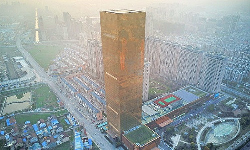 Tòa nhà khách sạn Gold Nugget với chiều cao 200m được xây dựng tại thành phố Nam Thông, tỉnh Giang Tô, Trung Quốc.