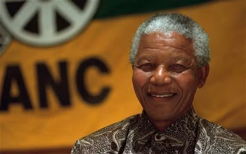 Tổng thống Nam Phi Nelson Mandela là biểu tượng của phong trào chống phân biệt chủng tộc apartheid. Ông là một trong những nhân vật quan trọng nhất lịch sử thế kỷ 20.