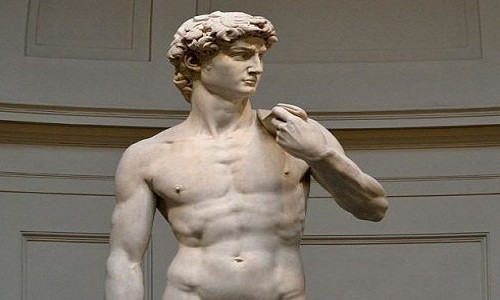 Họa sĩ người Italy Michelangelo là "cha đẻ" của bức tượng David. Kiệt tác này được hoàn thành trong thời kỳ Phục Hưng vào những năm 1501 - 1504.