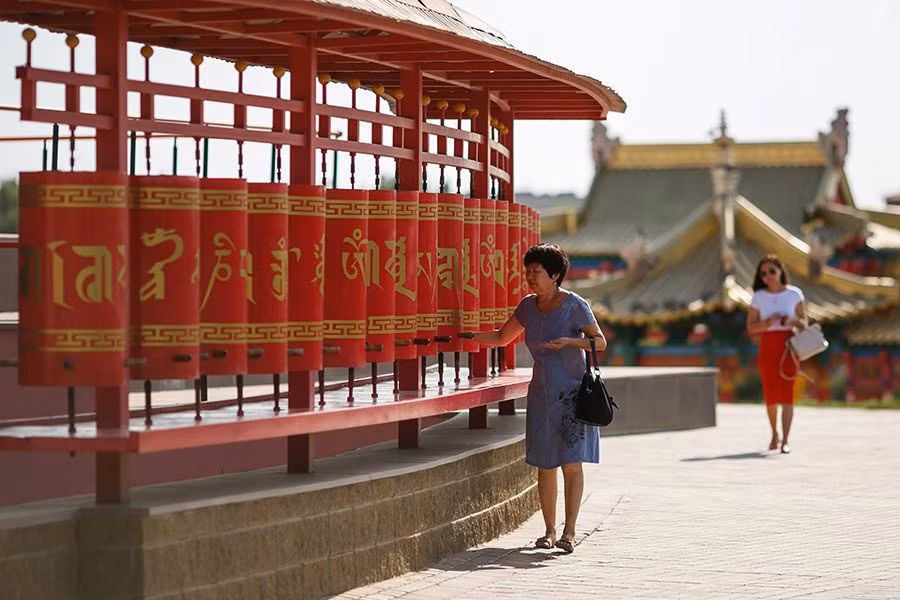 Bánh xe Mani tại chùa Burkhan Bakshin Altan Sume. (Ảnh: Sputnik)