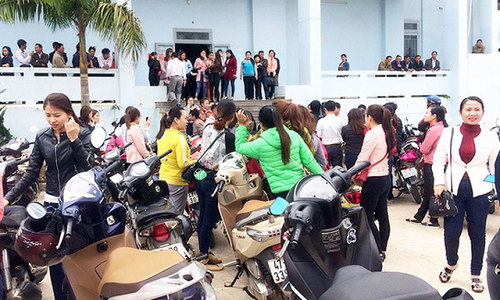 Hàng trăm giáo viên lo lắng sẽ mất việc do “không đủ điều kiện thi tuyển giáo viên” sắp tới - Ảnh: T.T