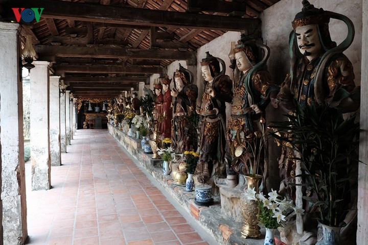 Trải qua nhiều trận lụt lịch sử, các pho tượng vẫn còn nguyên vẹn và hiện chúng vẫn là một ẩn số mà các nhà khoa học chưa giải thích được.