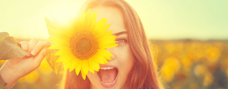 Các bạn nữ thuộc cung Song Ngư sẽ nhận được rất nhiều quà trong ngày hôm nay. Bên cạnh những món quà ý nghĩa từ người yêu, bạn có thể được những người đang theo đuổi thổ lộ tình cảm.