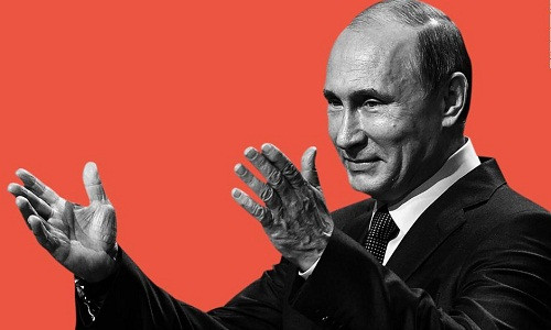 Không nhiều người biết Tổng thống Putin có tuổi thơ khá khó khăn. Ông sinh ra và lớn lên trong một căn hộ chung cư, nhà số 12, phố Baskov. Trong nhà không có bếp, không có phòng tắm, không có nước nóng và không có hệ thống sưởi trung tâm mà chỉ có lò sưởi bằng củi gỗ.