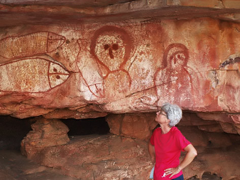 Do vậy, một số người cho rằng đây là hình ảnh của người ngoài hành tinh ghé thăm trái đất và đã có sự tiếp xúc với con người từ hàng chục ngàn năm trước.