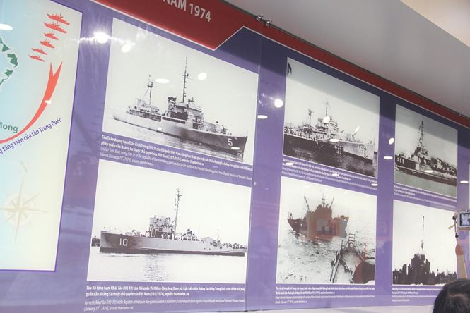 Theo ông Võ Ngọc Đồng, Chủ tịch UBND huyện Hoàng Sa, Nhà trưng bày Hoàng Sa là thiết chế văn hóa, lịch sử có ý nghĩa chính trị rất quan trọng, như một dấu mốc chủ quyền để khẳng định, minh chứng một cách sinh động, trực quan về quá trình khai phá, xác lập, bảo vệ chủ quyền của Việt Nam đối với quần đảo Hoàng Sa. Những tư liệu, hình ảnh trưng bày cũng phản ánh trung thực sự thật lịch sử, tố cáo sự xâm phạm chủ quyền của Việt Nam, vi phạm luật pháp quốc tế của Trung Quốc. Trong ảnh: Những hình ảnh tư liệu về Hải chiến Hoàng Sa. Ảnh: Thanh Trần.
