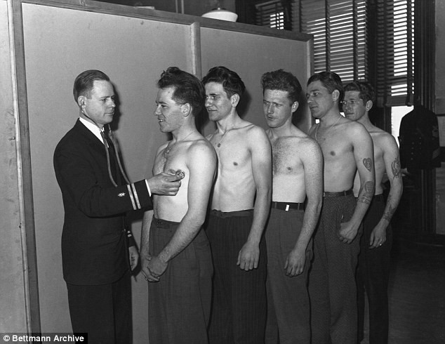 Tàu USS Juneau bị đánh chìm khiến 687 thủy thủ thiệt mạng. Trong số này có 5 anh em ruột nhà Sullivan gồm: Joseph, Francis, Albert, Madison và George.