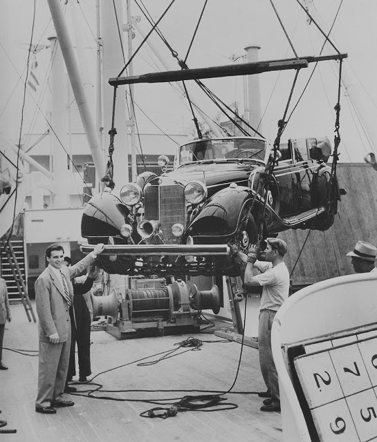 Nổi bật là việc Hitler sử dụng siêu xe khi có chuyến thăm Thủ tướng Italy Benito Mussolini - nhà lãnh đạo phong trào phát xít đầu tiên ở châu Âu.