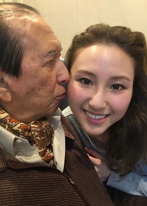 Florinda Ho (sinh năm 1989) là con gái lớn của tỷ phú cùng người vợ thứ 3, là chị gái của Laurinda.