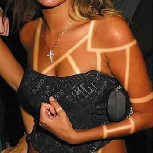 Dù độc, lạ song các chuyên gia lên tiếng cảnh báo kiểu xăm cháy nắng có thể khiến da bị tổn thương, làm tăng nguy cơ mắc ung thư da.