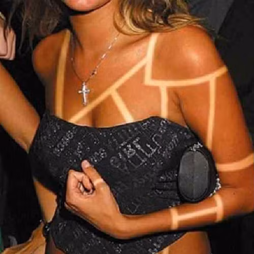 Dù độc, lạ song các chuyên gia lên tiếng cảnh báo kiểu xăm cháy nắng có thể khiến da bị tổn thương, làm tăng nguy cơ mắc ung thư da.