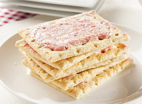 Bánh ngọt. Cùng với bánh ngọt, bánh xốp, bánh nướng cũng được khuyên không nên ăn nhiều khi bước sang tuổi 30. Nguyên nhân bởi chế độ ăn nhiều đường khiến bạn đối diện với các vấn đề sức khỏe như béo phì, tim mạch.