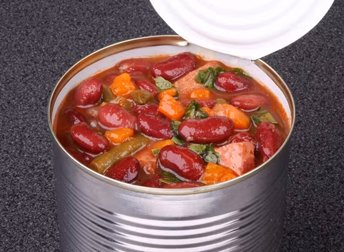 Súp đóng hộp. Một người trưởng thành chỉ nên ăn ít hơn 2.300 mg natri mỗi ngày. Trong khi đó, chỉ một suất ăn từ súp đóng hộp có thể cung cấp tới 40% nhu cầu muối trong ngày. Ngoài ra, súp đóng hộp còn có nguy cơ chứa BPA – chất hóa học làm tăng nguy cơ ung thư, vô sinh, béo phì.