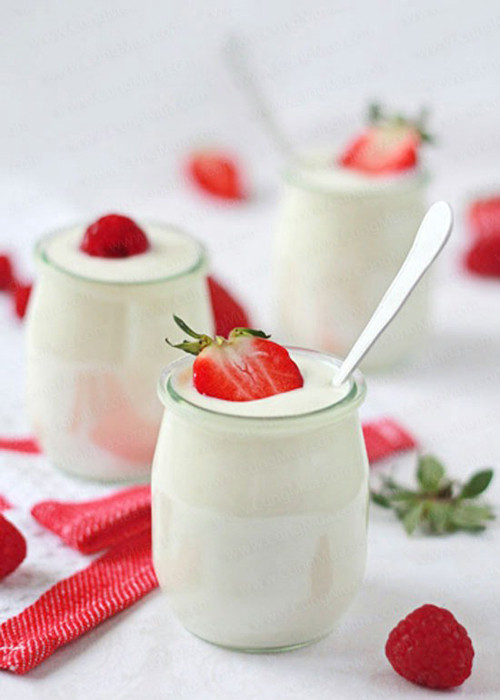 Để củng cố hệ tiêu hóa, bạn nên cho trẻ ăn các thực phẩm chứa lợi khuẩn (probiotics) như sữa chua, vi tảo hoặc probiotics dưới dạng bổ sung.