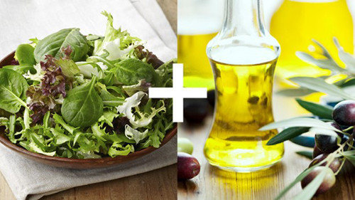 Để ngăn ngừa tình trạng hao hụt vitamin K, bạn nên chế biến rau xanh với chất béo lành mạnh như dầu oliu, dầu hạnh nhân, đậu phộng hoặc hạt điều, quả óc chó.