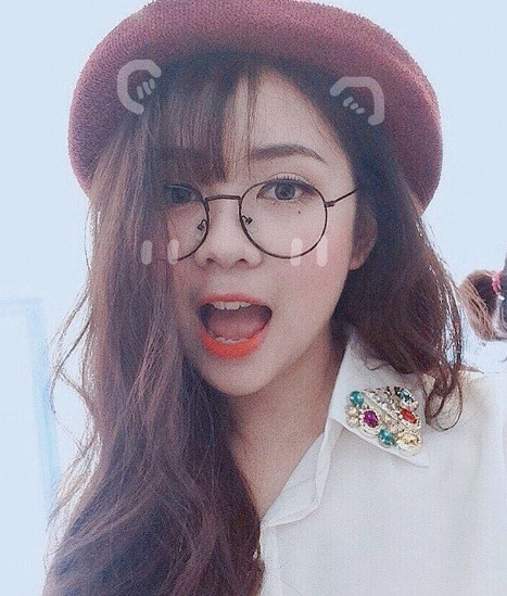 Hiện những thông tin cá nhân của cô bạn nữ sinh 9X vẫn còn khá ít ỏi nhưng các bức hình của Quỳnh Chi vẫn đang gây sốt mạng trong một vài ngày gần đây.