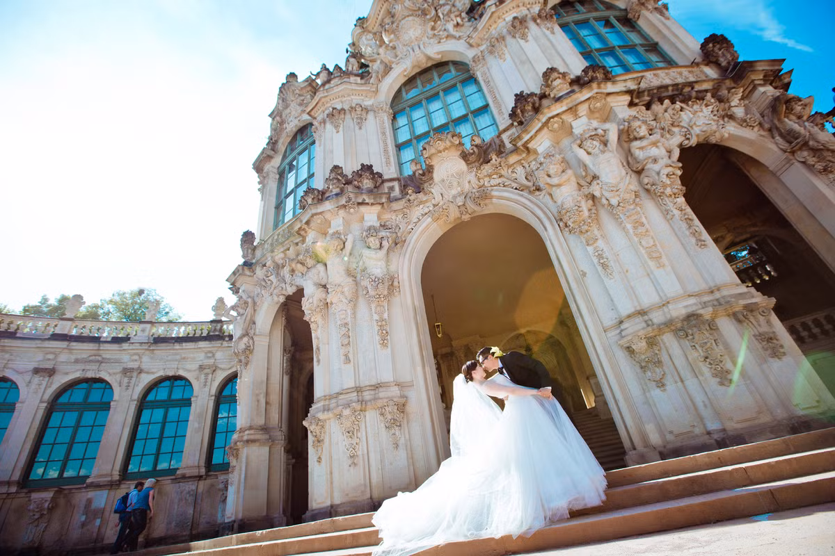 Trong suốt 8 năm yêu nhau, tình cảm của cặp đôi Việt kiều Đức gặp không ít khó khăn, đặc biệt là sau mỗi lần thay đổi môi trường học tập, công tác. Ảnh: Nupakachi Studio.