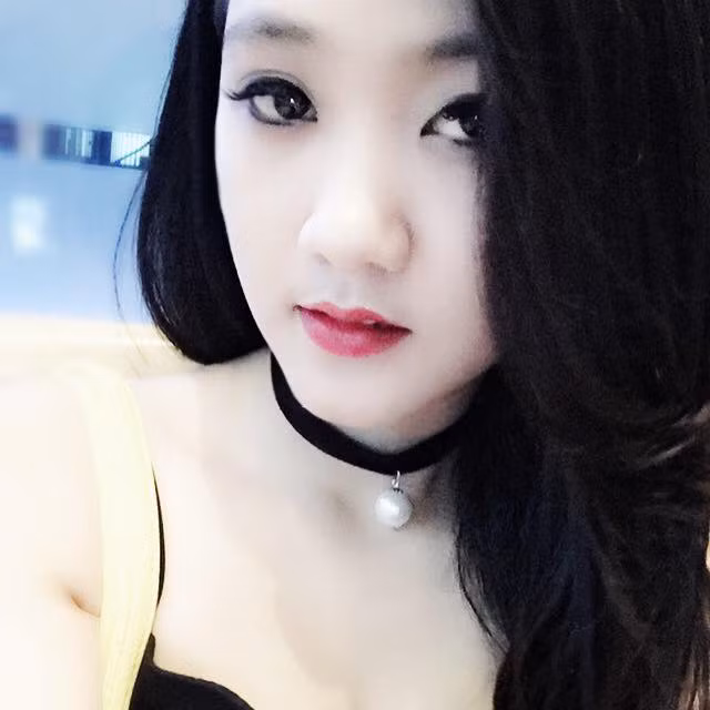 Bước chân lên Hà Nội, Lan Phương phải làm đủ nghề để mưu sinh, từ một cô gái quen sống trong sự đùm học, yêu thương của gia đình, giờ đây cô bắt đầu một cuộc sống tự lập không có ai bên cạnh. Chính trong thời gian khốn khó này đã giúp Lan Phương rèn luyện được tính cách mạnh mẽ, bản lĩnh, vững vàng sống tốt ngay cả khi cuộc sống đang cực kỳ tối tăm.