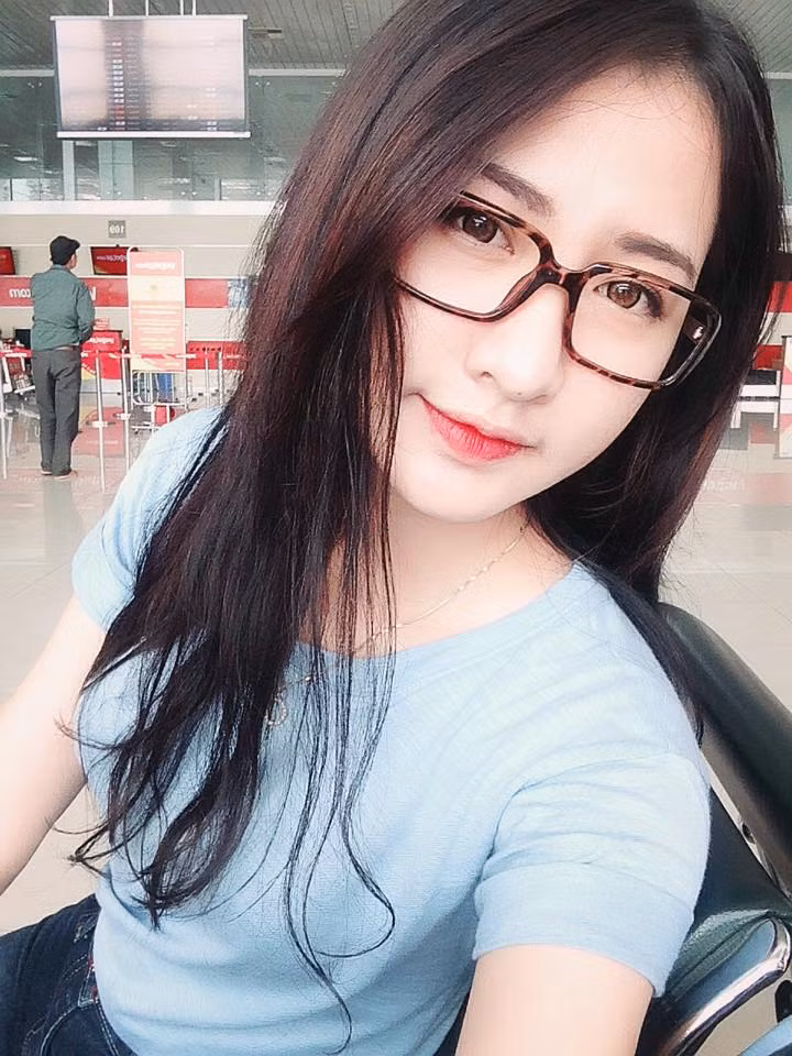 Không chỉ được mọi người mến mộ bằng vẻ đẹp ngoại hình, Đài Trang còn khiến rất nhiều chàng trai cảm mến ở tấm lòng lương thiện và tinh thần nhân ái với những người có hoàn cảnh khó khăn. Dù thời gian bận rộn với việc học và kinh doanh nhưng cô bạn vẫn tranh thủ tham gia các hoạt động tình nguyện ở Làng trẻ SOS, Ngày Chủ nhật xanh, phát cơm và sữa cho bệnh nhân ở Bệnh viện ung bướu Nghệ An.