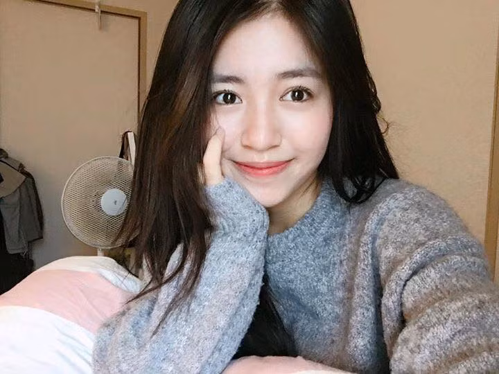 Vẫn giữ được gương mặt hài hòa, nước da sáng mịn, Mẫn Tiên đã biết cách make up tự nhiên và cuốn hút hơn, mỗi bức ảnh của cô nàng cũng nhận được hàng nghìn lượt like từ người hâm mộ.