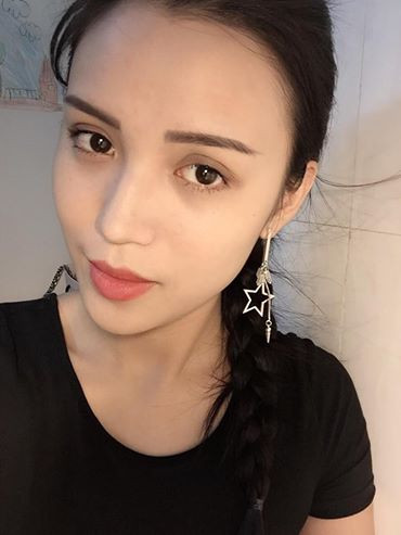 Cùng ngắm nhan sắc cuốn hút của cô chủ 25 tuổi bất ngờ nổi tiếng vì những clip "chửi khách" bá đạo. Ảnh trong bài: Facebook nhân vật.