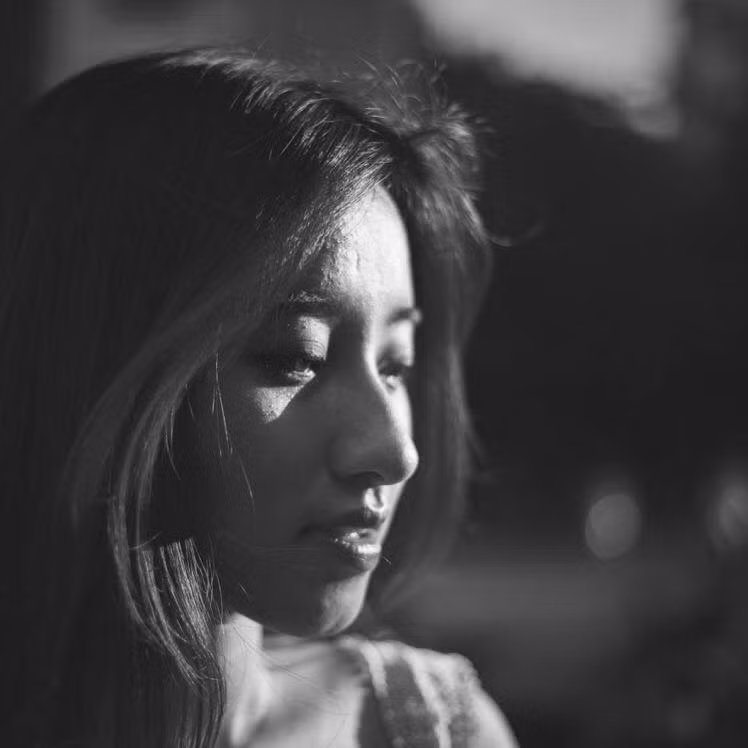 Các bức ảnh giản dị, mộc mạc của Nhật Mỹ có một sức hút kỳ lạ. Kể cả khi để mặt mộc, nữ sinh 9X cũng dễ dàng hạ gục trái tim của nhiều đấng mày râu.