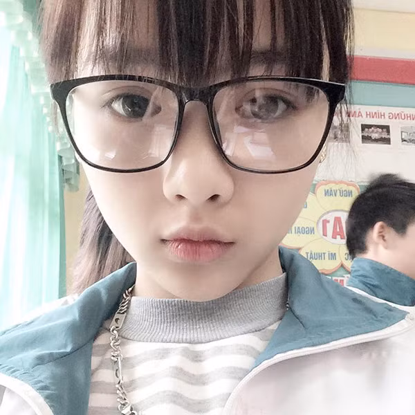 Bản thân nữ sinh Thái Nguyên - Trang Nhung cũng không được thoải mái với điều này nhưng vẫn cố gắng không quan tâm. Ngoài tiết lộ về nguồn gốc của đoạn video gây sốt mạng, Trang Nhung không chia sẻ gì thêm về cuộc sống, đời tư của mình và cho biết hiện tại chỉ muốn tập trung học tập.