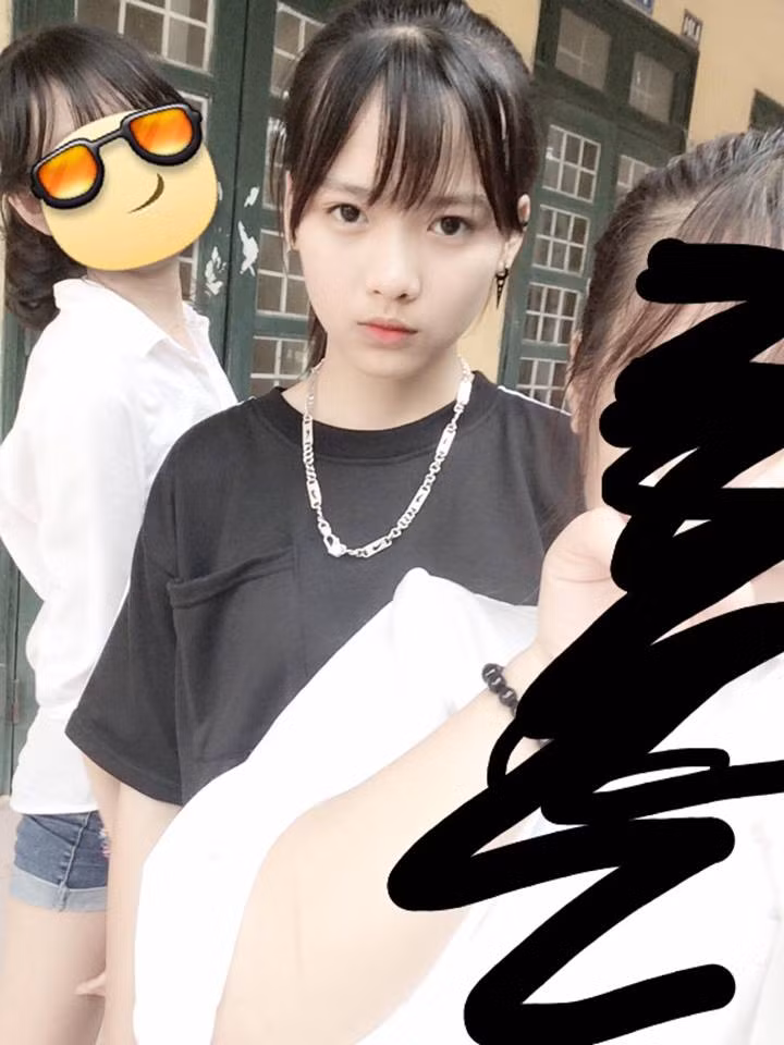 Theo tiết lộ của cô nữ sinh 10X Thái Nguyên, đoạn clip được dân mạng lan truyền mới đây được quay từ khoảng 1 tháng trước. Hôm đó, Trang Nhung đi chơi cùng bạn trai nhưng sau đó lại tỏ thái độ hờn dỗi nên đã bị mắng và búng trán. Tuy nhiên do tính tình khá ương ngạnh nên Trang Nhung vẫn cố gắng, tiếp tục dỗi để xem thái độ của người bạn trai.