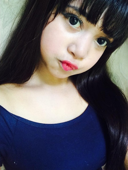 Ngoài thời gian đi học và giúp đỡ mẹ làm, bán bánh ở chợ, Fatin còn có sở thích làm đẹp và chụp ảnh "tự sướng". Từ sau khi nổi tiếng, trang cá nhân của Fatin cũng có thêm vài nghìn người theo dõi, tại đây cô gái bán bánh 17 tuổi thường xuyên khiến dân mạng thích thú với những bức ảnh khoe khuôn mặt xinh xắn, dễ thương.