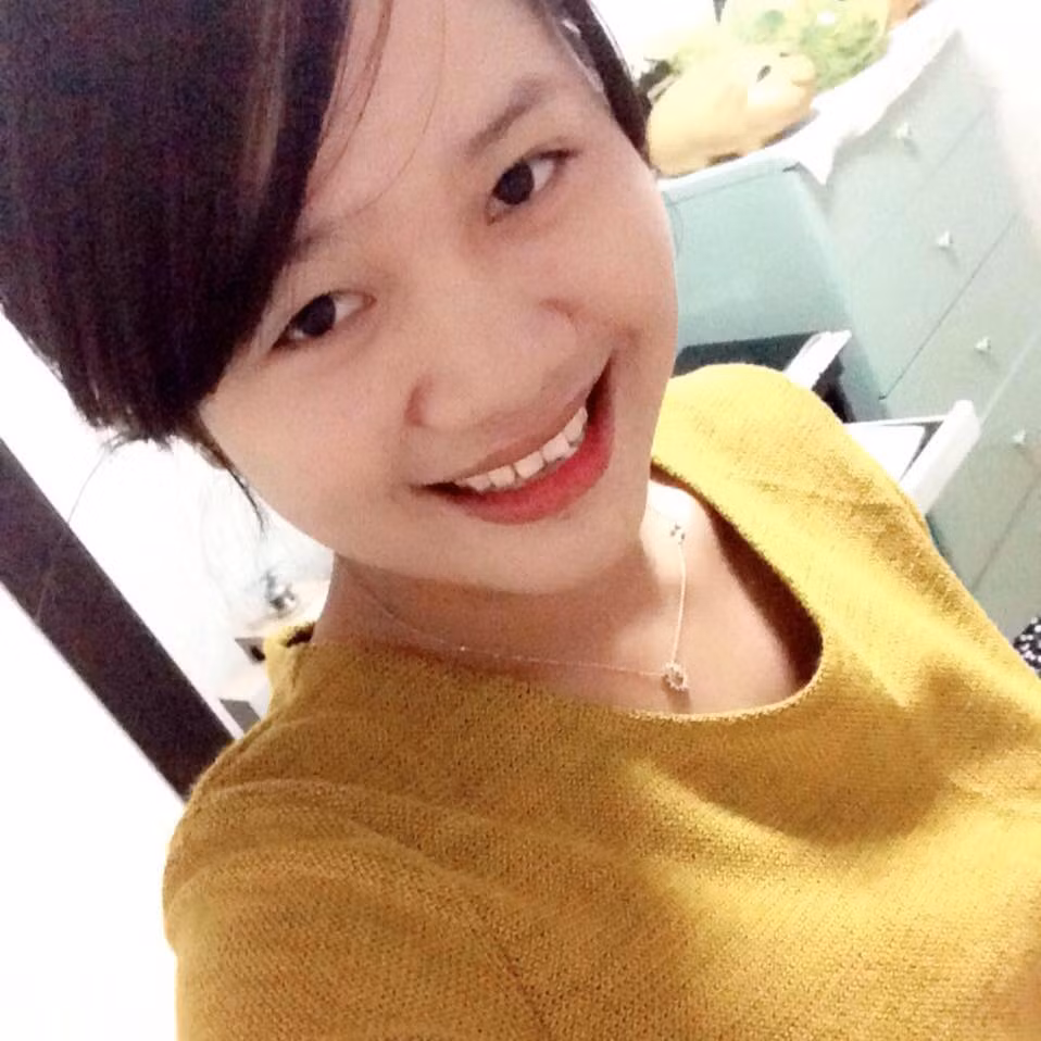 Khi nhắc đến câu chuyện vội vã lấy chồng Hàn Quốc, Đài Loan khá nhiều người sẽ tưởng tượng đến viễn cảnh một cô dâu Việt muốn đổi đời nên chấp nhận kết hôn với người đàn ông hơn mình nhiều tuổi và kết quả của hành động này sẽ là những tháng ngày bị chồng bạo hành tàn tệ hay phải sống một cuộc đời tủi nhục nơi xứ người. Thế nhưng mọi phép màu vẫn cứ xảy ra và cô dâu trẻ Đặng Quỳnh Hoa là một trong số những trường hợp ngoại lệ khi tìm thấy tình yêu đích thực của đời mình cùng người chồng Hàn Quốc hơn cô đến gần 2 con giáp.