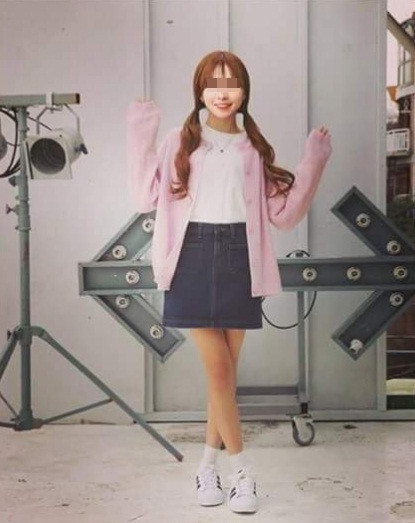 Sau khi khẳng định với nhiều người trên diễn đàn rằng mình không hề ghép mặt nhưng sau đó tài khoản facebook cá nhân của T.H bị khóa không rõ nguyên nhân. Hành động trên của cô nàng vào thời điểm nhạy cảm khiến mọi người đặt ra giả thiết về động cơ thủ tiêu chứng cứ của nữ chính. 