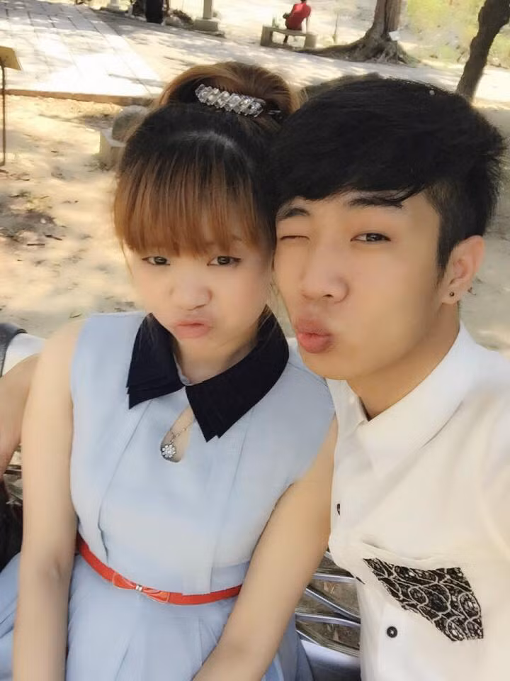 Cảnh tượng đó đã được rất nhiều người có mặt ở sân bay Nội Bài ghi lại. Câu chuyện của cặp đôi Bắc Giang cùng đi xuất khẩu lao động Đài Loan sau đó nên duyên vợ chồng đã được kể lại trên nhiều diễn đàn mạng, các trang tin dành cho giới trẻ tạo ra phản ứng tích cực đối với số đông các bạn trẻ, cư dân mạng.