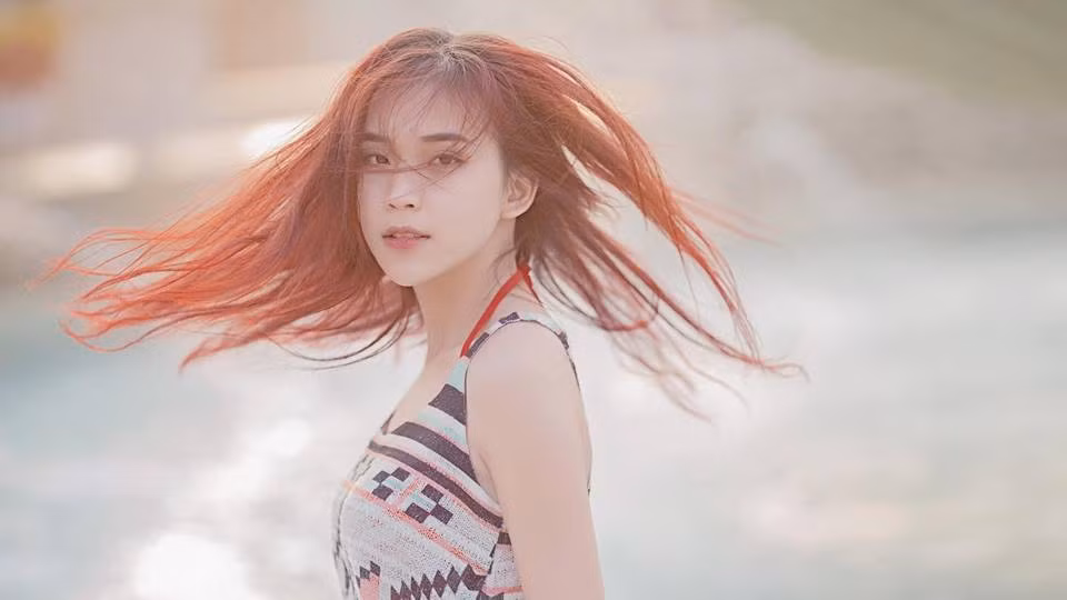 Ngoài ra, do đã theo học Học viện Hàng không được hơn 4 năm nên Minh Phương cũng cần thời gian để thuyết phục gia đình cho cô tạo ra bước thay đổi lớn, theo đuổi ngành nghề diễn xuất một cách chuyên nghiệp. Hiện tại hot girl hàng không đa tài Minh Phương vẫn đang nỗ lực học hỏi, rèn luyện hàng ngày để sớm đạt được ước mơ của mình. Ảnh trong bài: Phương TiTi.