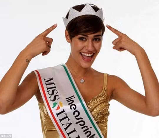 Tan Hoa hau Y bi che gieu lien tiep sau dang quang-Hinh-2