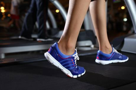 Chọn một đôi giày tốt, phù hợp có thể hỗ trợ cho bạn rất nhiều trong quá trình tập luyện.