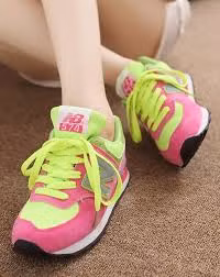 Khi bạn tập nâng tạ, bạn cần một đôi giày có miếng đệm tốt sẽ tuyệt vời như thế nào trong việc làm giảm áp lực dồn xuống bàn chân, tạo sự ổn định và giúp bạn trụ vững trong các động tác đẩy và kéo.