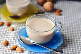 Hạnh nhân là loại thực phẩm giàu can xi tự nhiên. Theo các chuyên gia dinh dưỡng, 28,3 gam hạnh nhân có chứa khoảng 75mg canxi.