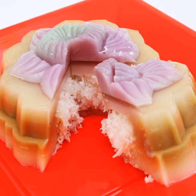 Năm nay là năm xuất hiện của các loại bánh trung thu nhân mứt trái cây rất mới lạ và độc đáo.