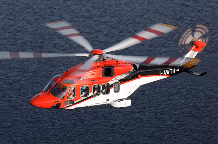 AW-189 là một loại máy bay trực thăng vận tải tầm trung do công ty AgustaWestland - hãng sản xuất trực thăng dân sự - quân sự hàng đầu thế giới của Italy sản xuất từ năm 2011. Tức là trực thăng vận tải AW-189 ra đời cách đây 4 năm, đó là mẫu máy bay rất mới, rất hiện đại trên thế giới.