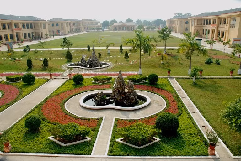 Theo đánh giá của Ban Tổ chức, qua hơn 6 tháng chuẩn bị, các đơn vị đã hoàn thành khối lượng lớn công việc trên cả 6 nội dung thi. Kết quả hội thi đã tạo nên diện mạo doanh trại các đơn vị thay đổi theo hướng khang trang, sạch, đẹp, chính quy hơn trước. Công tác quản lý đi vào nền nếp, chuẩn mực và đặc biệt là đã hình thành ý thức của bộ đội trong sử dụng, quản lý tài sản doanh trại và giữ gìn vệ sinh môi trường trong doanh trại. Ảnh: "Công viên" của Tiểu đoàn 4, Trung đoàn 148, Sư đoàn 316, Quân khu 2.