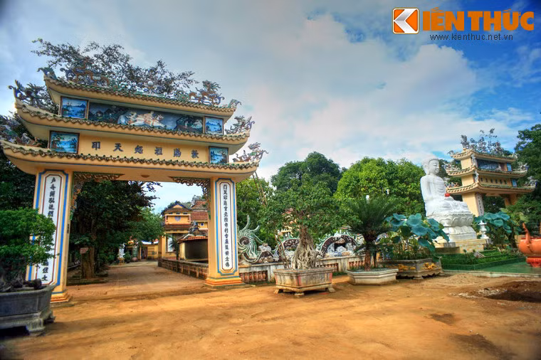 Từ năm 1695 đến nay chùa cũng trải qua 7 lần trùng tu vào các năm 1717, 1827, 1910, 1918, 1959, 1992, 2000, trong đó vào năm 1959 chùa đã được xây dựng lại gần như toàn bộ do bị hư hỏng nặng nề năm 1947.